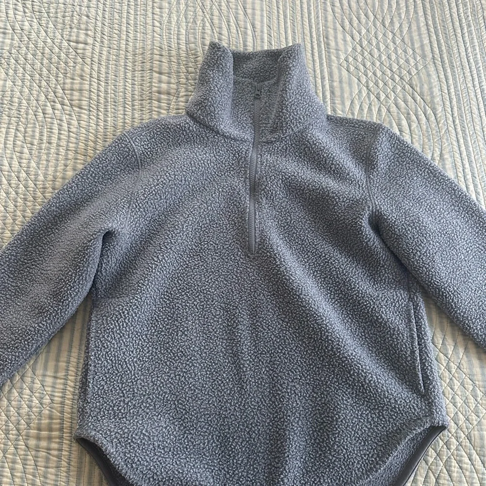 Everlane The Renew Charcoal Fleece - Picture 6 of 6